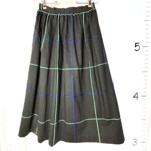 Evan Picone Vintage Black with Plaid Pure Wool Full Skirt Lined 10‎